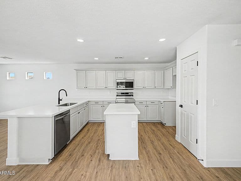 17514 W BOCA RATON Road photo 2