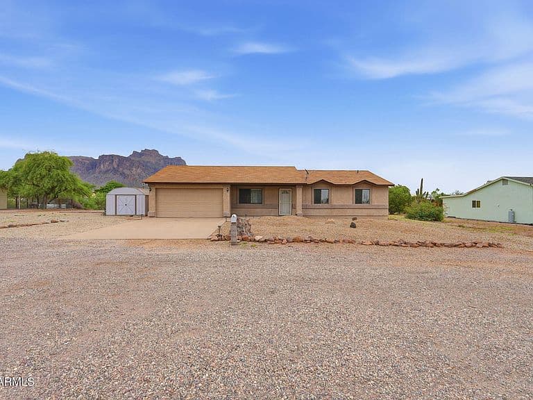 699 N ARROYA Road photo 2