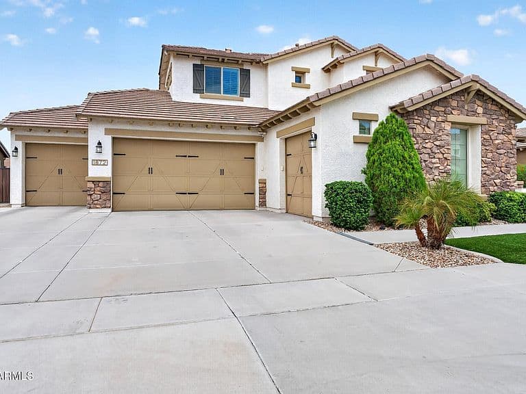 1872 W SWAN Drive photo 2