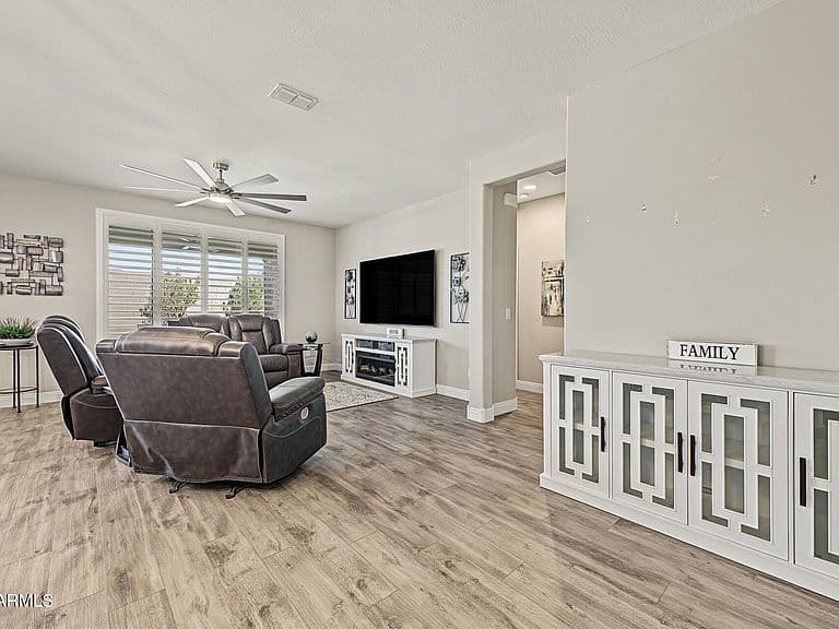 7924 W CACTUS WREN Way photo 5