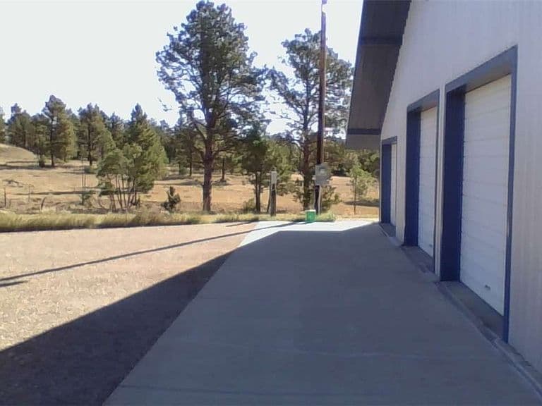 127 Quail Dr photo 3