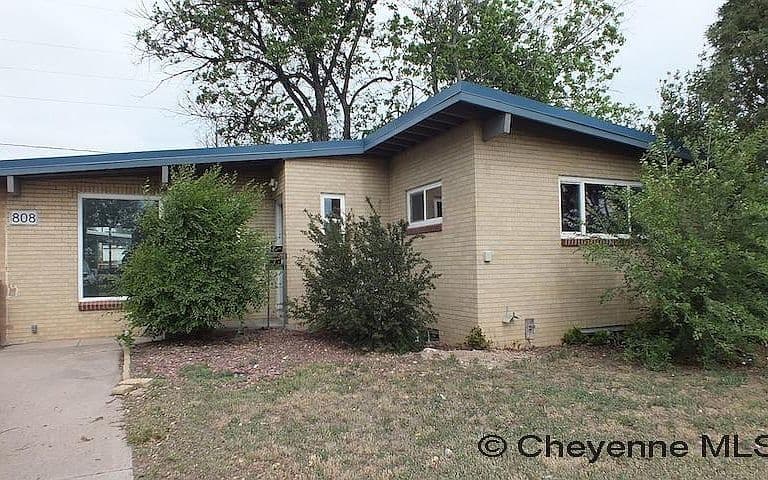 808 Windmill Rd photo 1