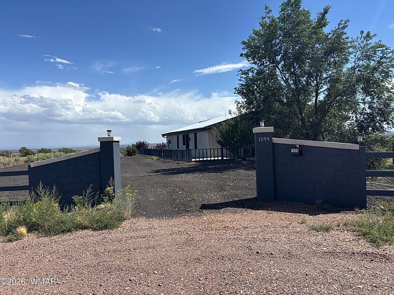 1099 S Kellis Blvd photo 2