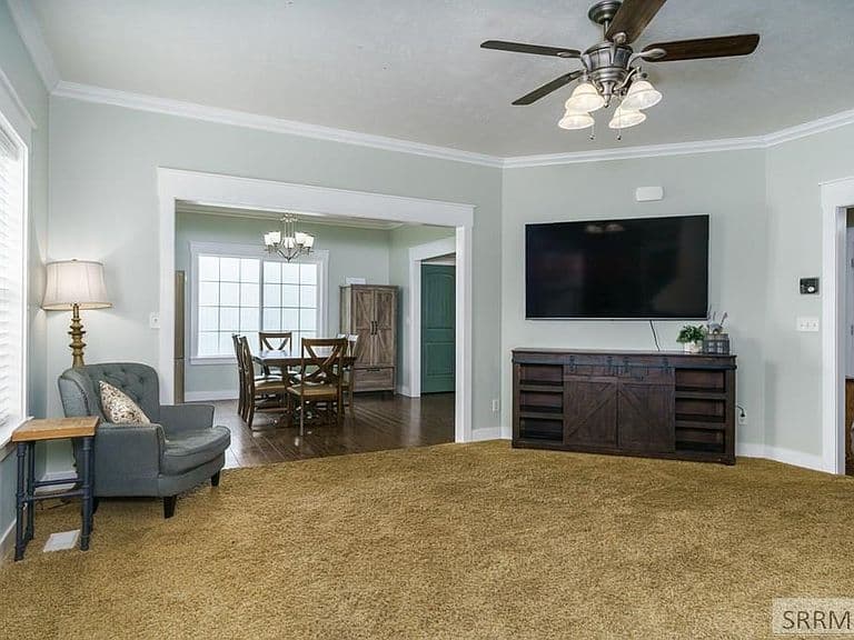 182 Merrill Way photo 5