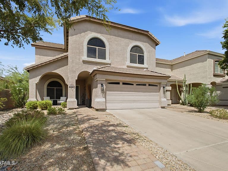 4640 E CHISUM Trail photo 3