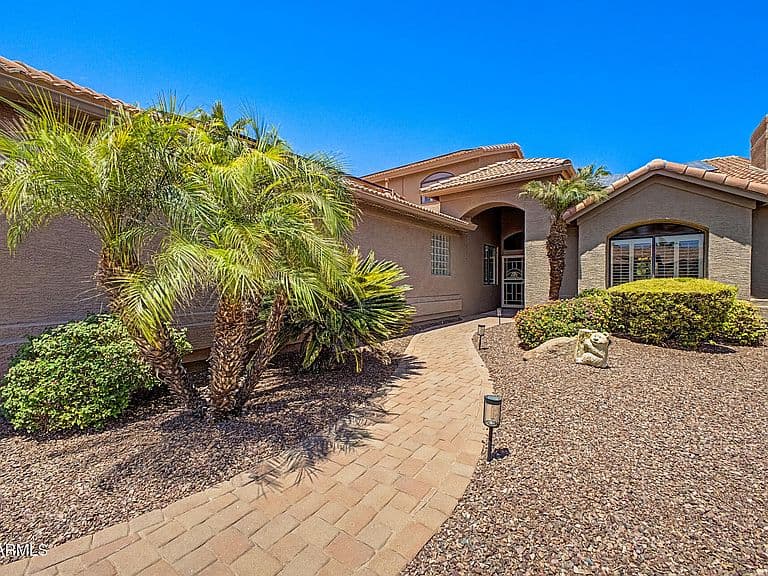 9608 E SUNBURST Drive photo 4