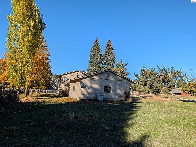 242 Pinecrest Rd photo 4