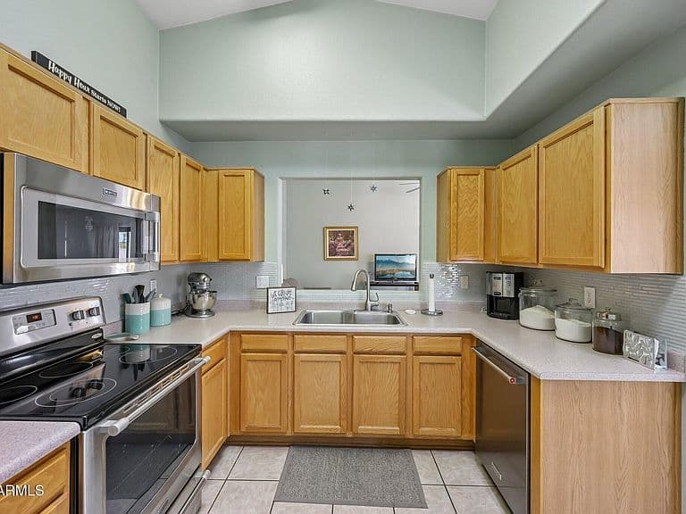 6443 W PRICKLY PEAR Trail photo 3