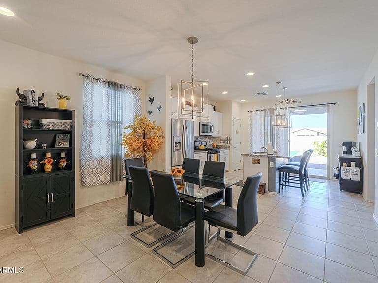 42320 W MORNING GLORY Way photo 2