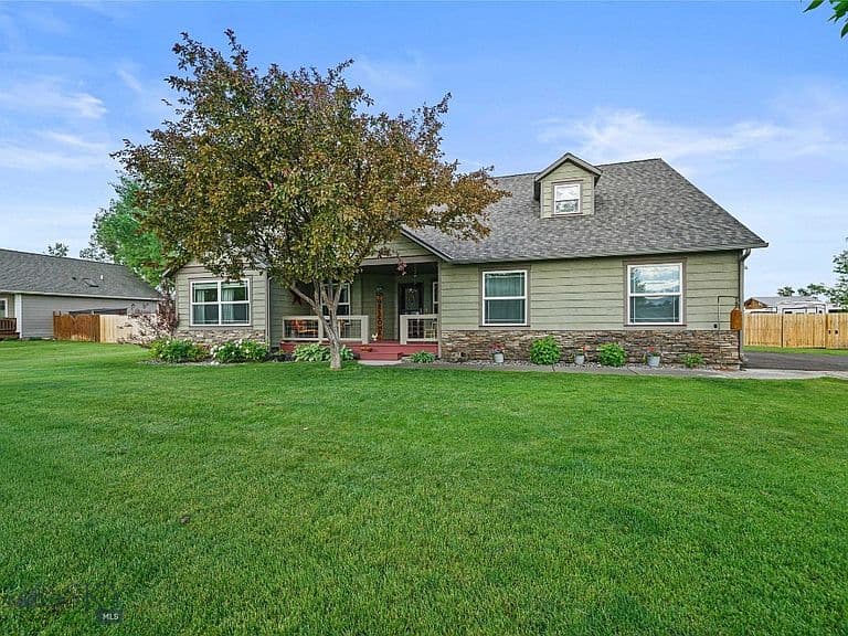 325 Mactavish Ln photo 1