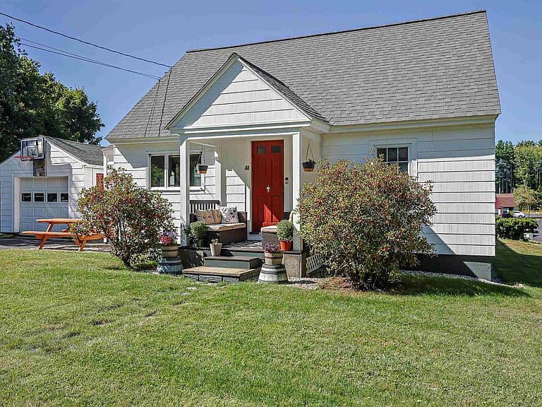 48 Lilac Street photo 1