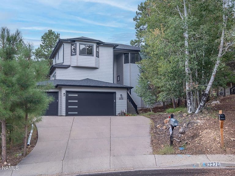 2270 N Colter Dr photo 2