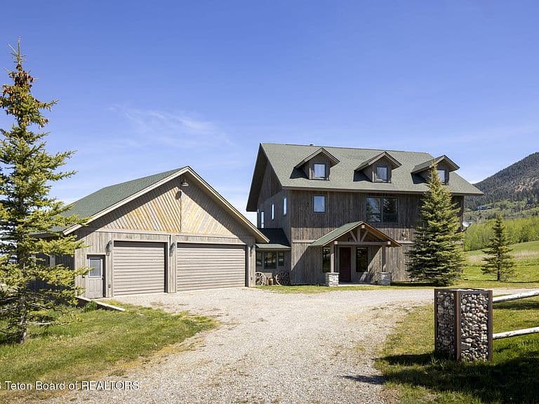 321 Western Sky Dr photo 4