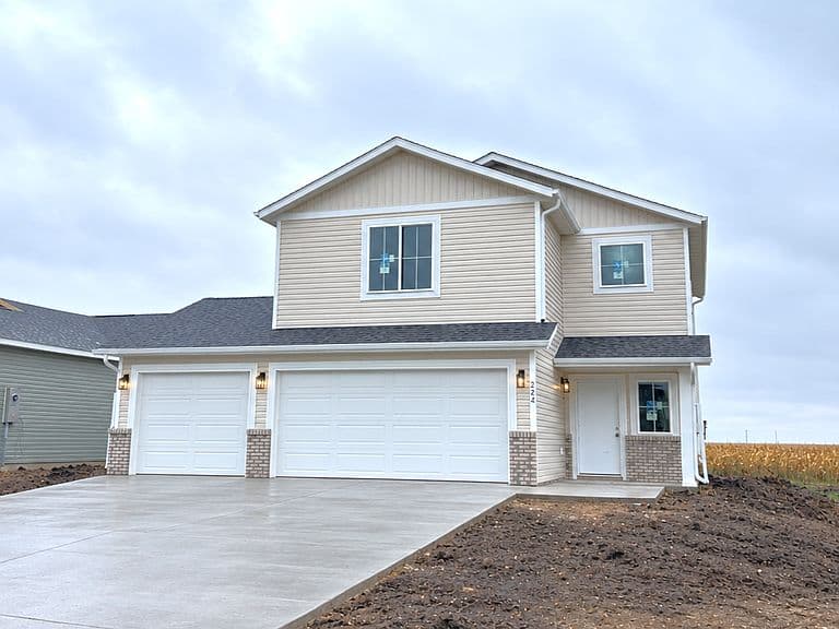 224 Lionheart Dr photo 1