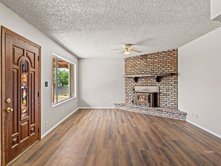 687 W Concho St photo 3
