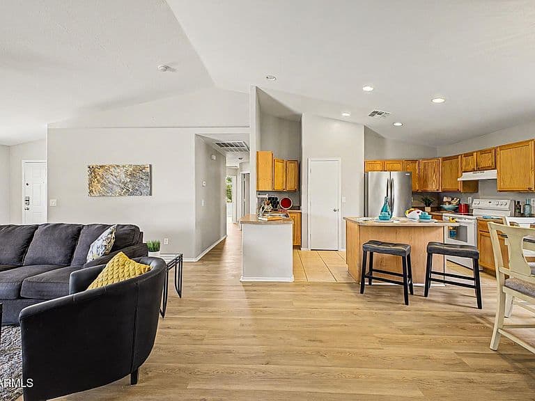 45789 W RAINBOW Drive photo 4
