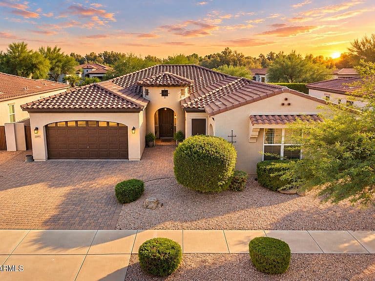 22451 E PECAN Lane photo 2