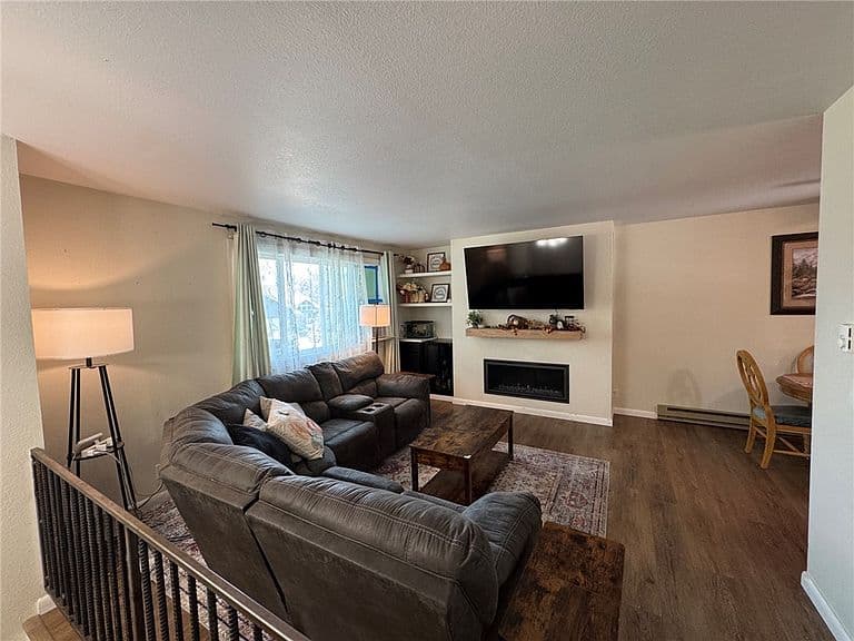 621 Chinook Pl photo 2