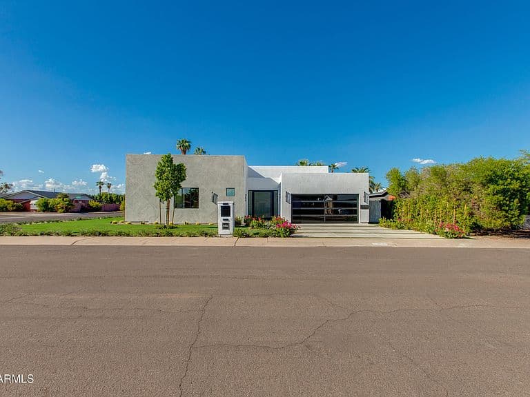8402 E HEATHERBRAE Drive photo 5