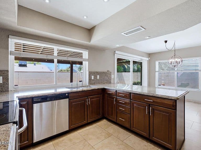 6259 E Acoma Drive photo 3