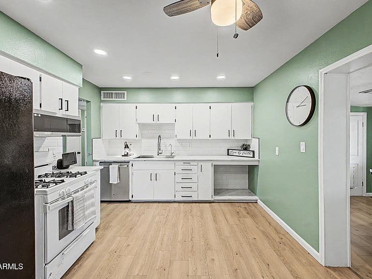 2045 W CHOLLA Street photo 2