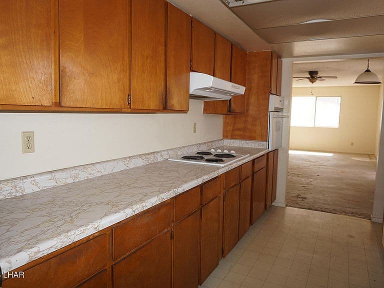 3340 Thunderhead Dr photo 2