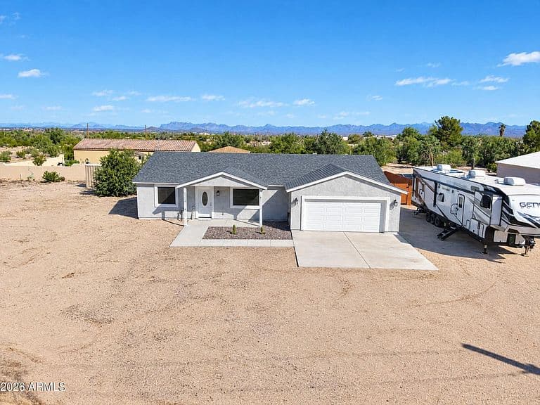 21412 E CHANNEMAYBELL Lane photo 2