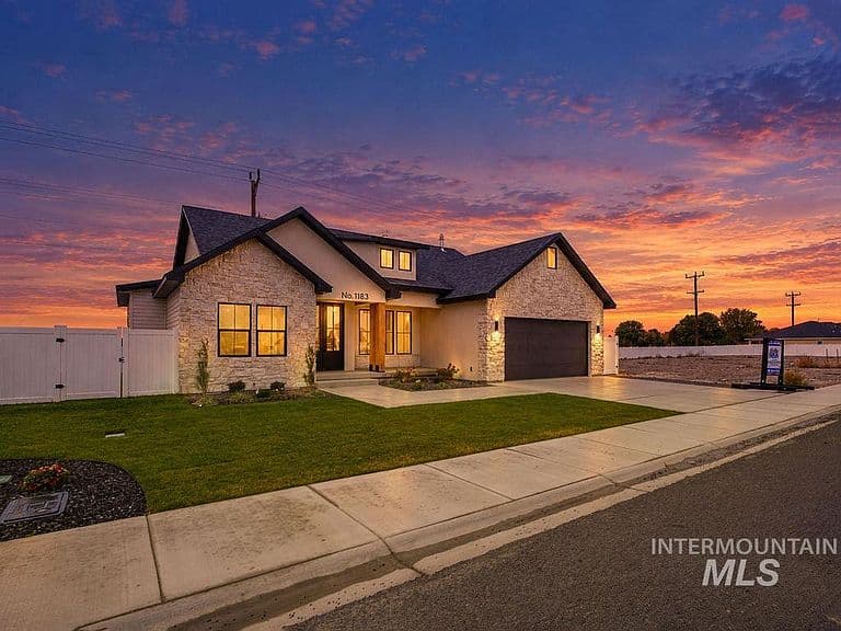 1183 Magic Rd photo 2