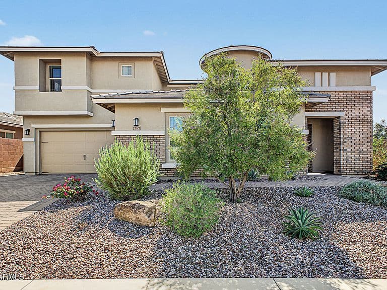 2387 E SUSAN Drive photo 3