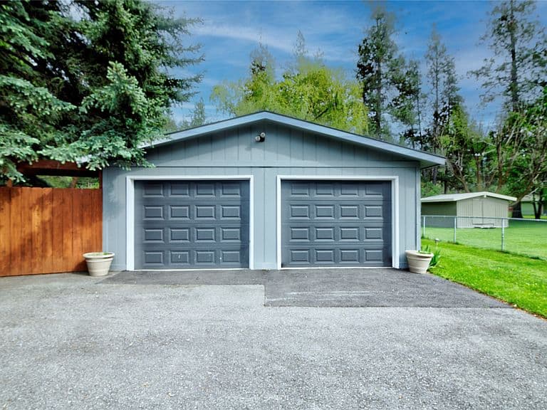 2100 Buttrey Ln photo 3