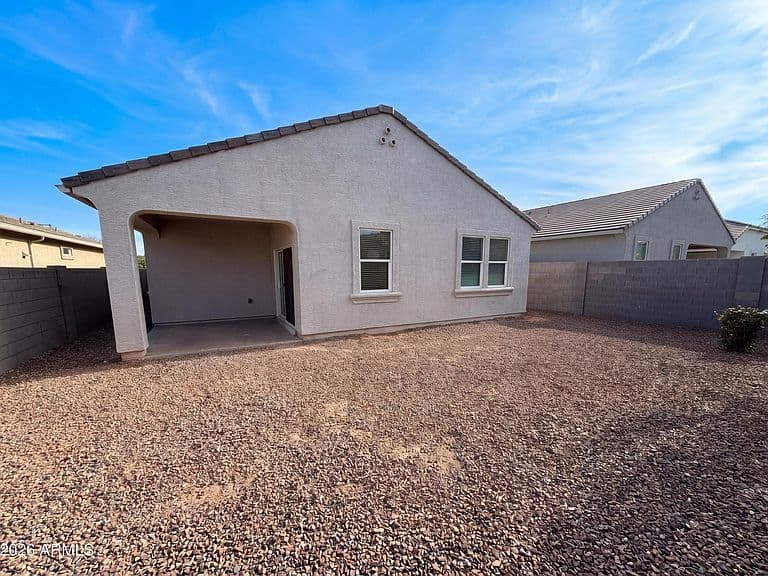 18616 W DESERT HOLLOW Drive photo 5