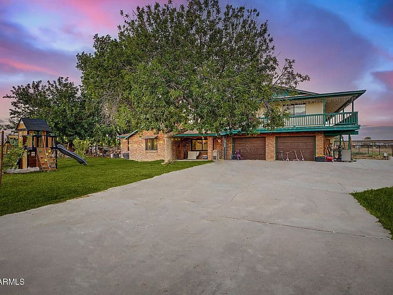 39625 N TAYLOR Street photo 4