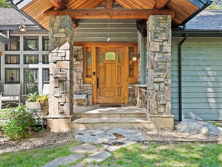 599 Pommel Dr photo 4