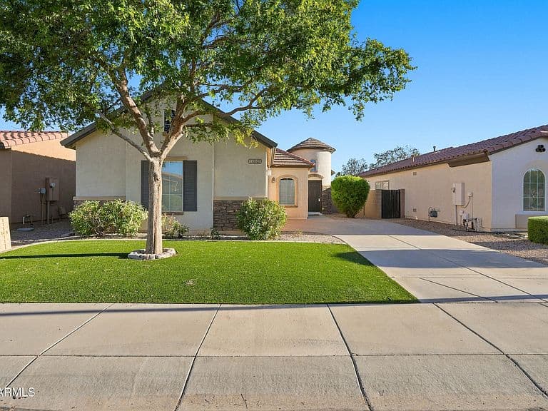 14843 W SHAW BUTTE Drive photo 1