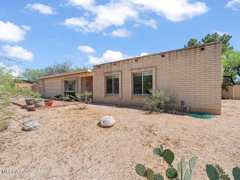 9070 E Kayenta Dr photo 3