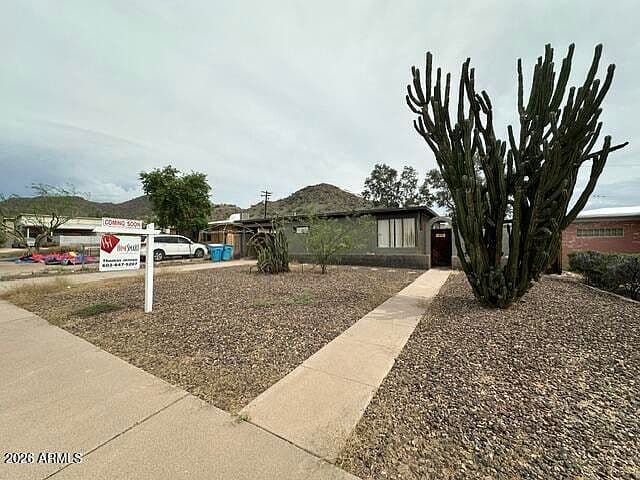 9443 N 4TH Avenue photo 2