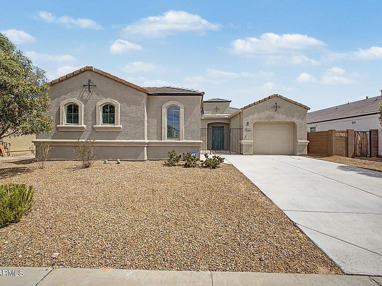29981 W Earll Drive photo 1