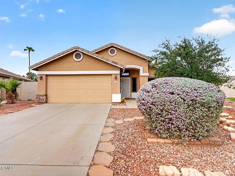 533 N JOSHUA TREE Lane photo 3