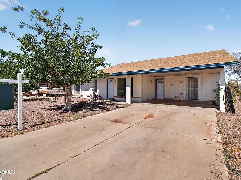 1008 N MENZE Street photo 3