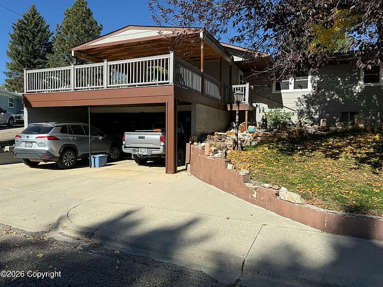 1110 N Burritt Ave photo 1