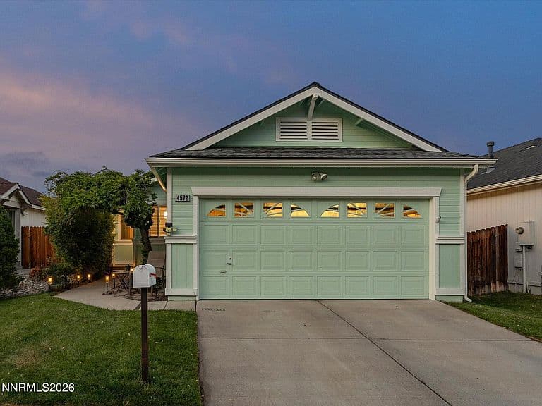 4572 Creekside Cir photo 2