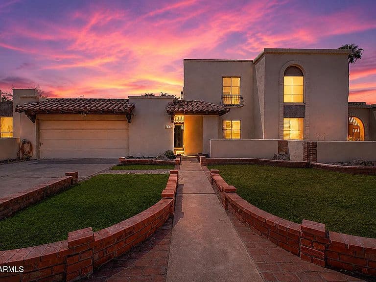 913 E LAGUNA Drive photo 3