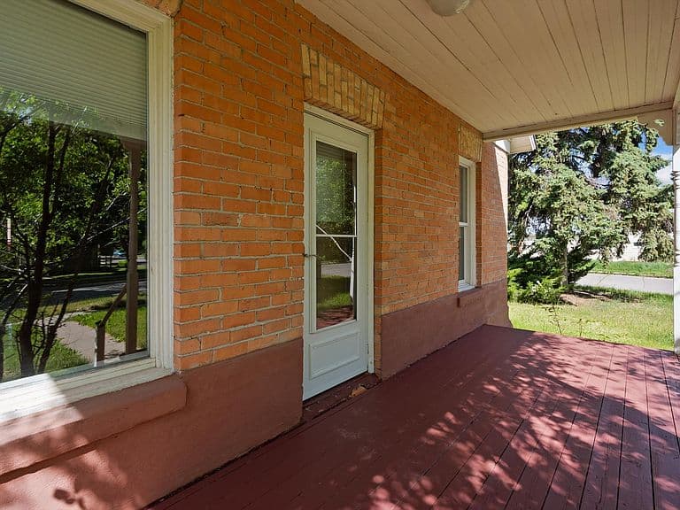 806 7th Ave W photo 3