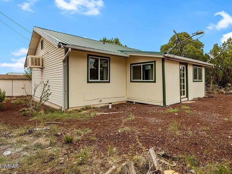 8376 Apache Dr photo 2