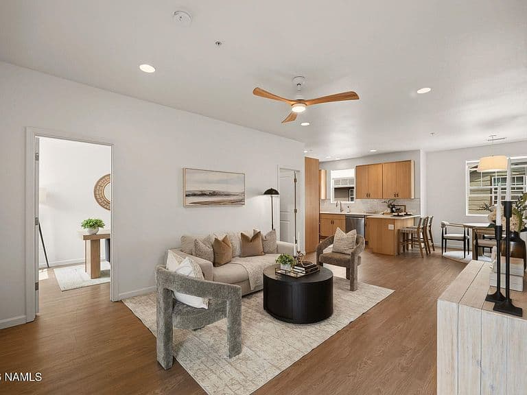 2567 W Pikes Peak Dr photo 1