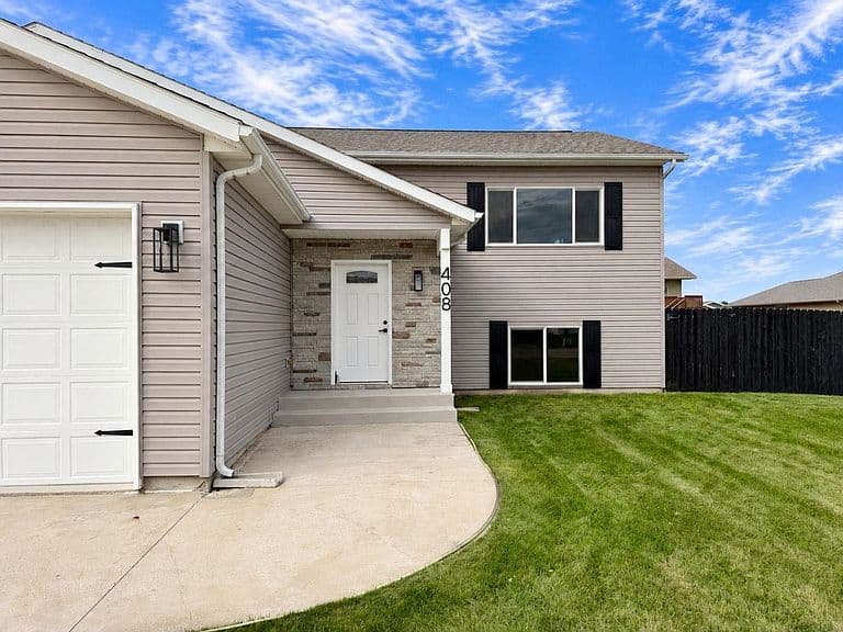 408 3rd Ave SW photo 2