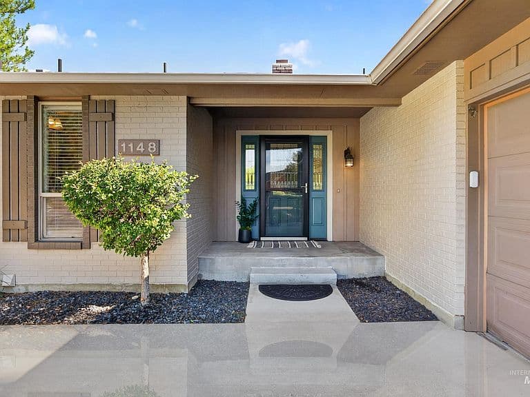 1148 N Eagle Hills Way photo 2