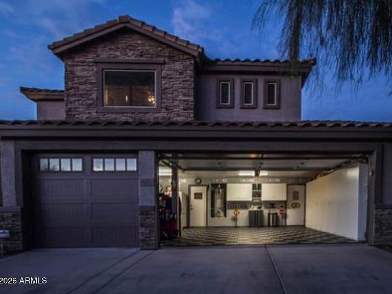 4622 E RED RANGE Way photo 4