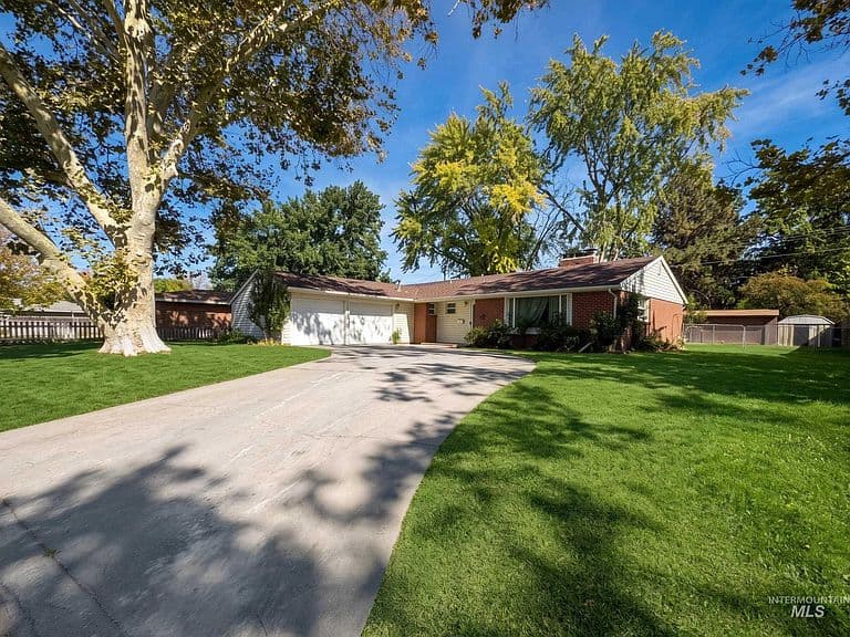 2708 N Redway Rd photo 1