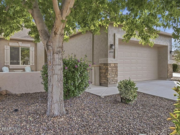 6217 E Thorne Ln photo 3